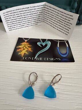 Beautiful Don David Designs Teal Sea Glass Drop Earrings!!